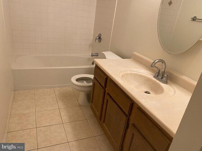 Building Photo - 1108 Pewter Ct