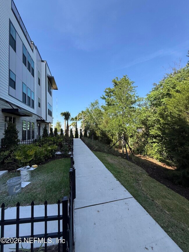Building Photo - 2054 Prudential Dr