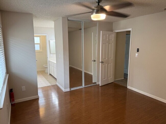 Building Photo - Updated 3 Bedroom 2.5 Bath 2 Story Condo Fairfield *Star Rentals