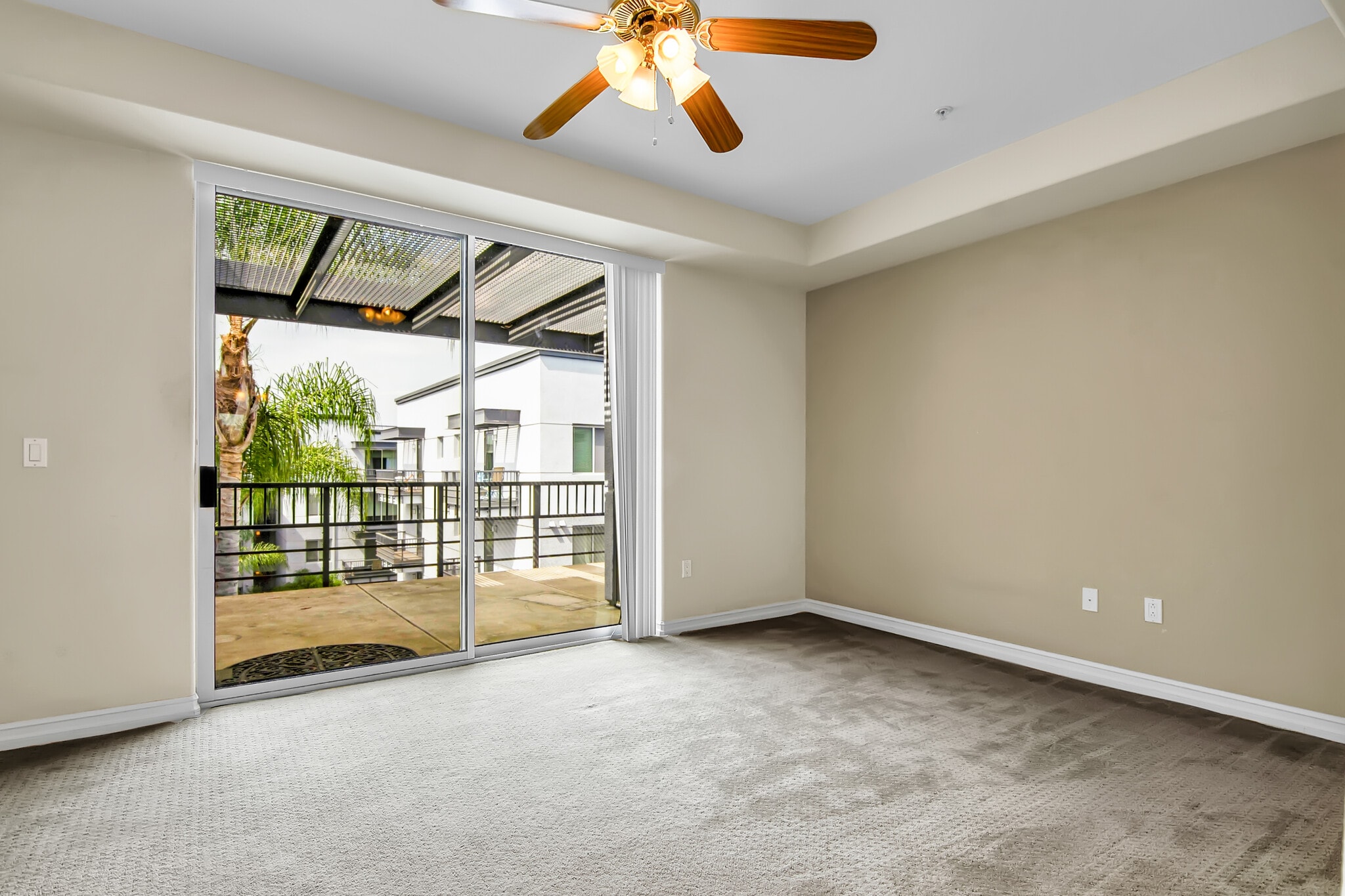 Building Photo - 629 Traction Ave