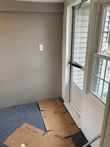 Building Photo - 72 Hoover St