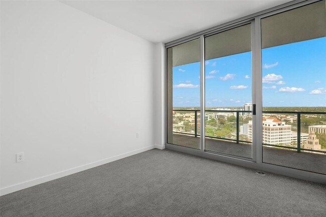 Building Photo - 400 Central Ave