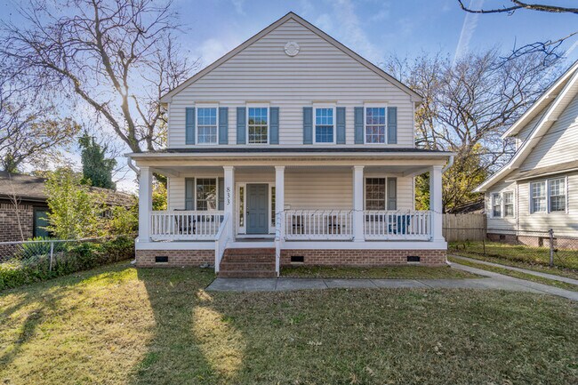 Building Photo - 833 W 48th St