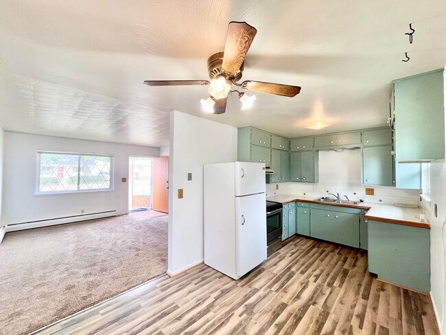 Building Photo - Charming 2 Bedroom, 1 Bath Ranch Home with 2 Car Garage in Southwest Loveland!