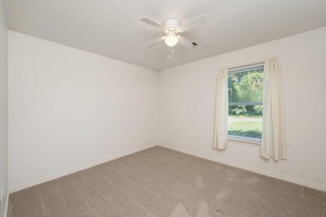 Building Photo - 4253 Antioch Rd