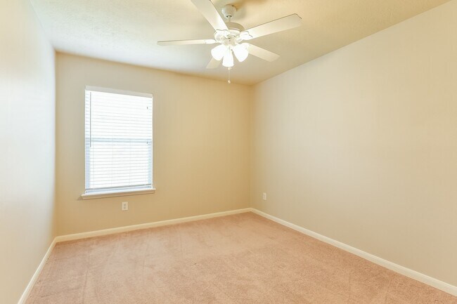 Building Photo - 13118 Kingston Point Ln