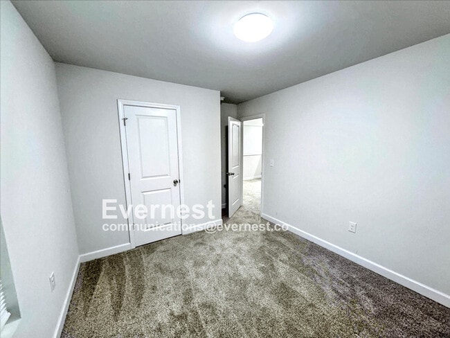 Building Photo - 3902 Fairall Dr