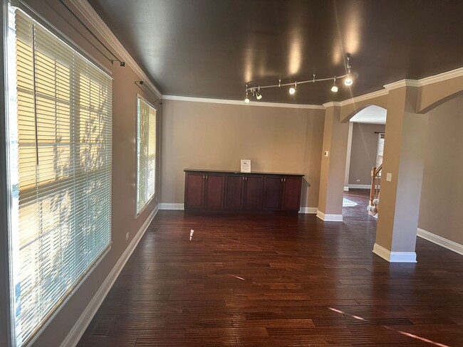 Building Photo - 5490 Fox Path Ln