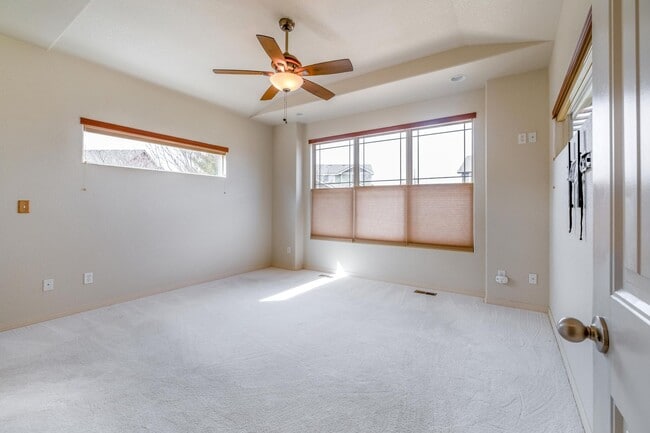 Building Photo - 5-bedroom, 3-bathroom home located in Windsor, CO.