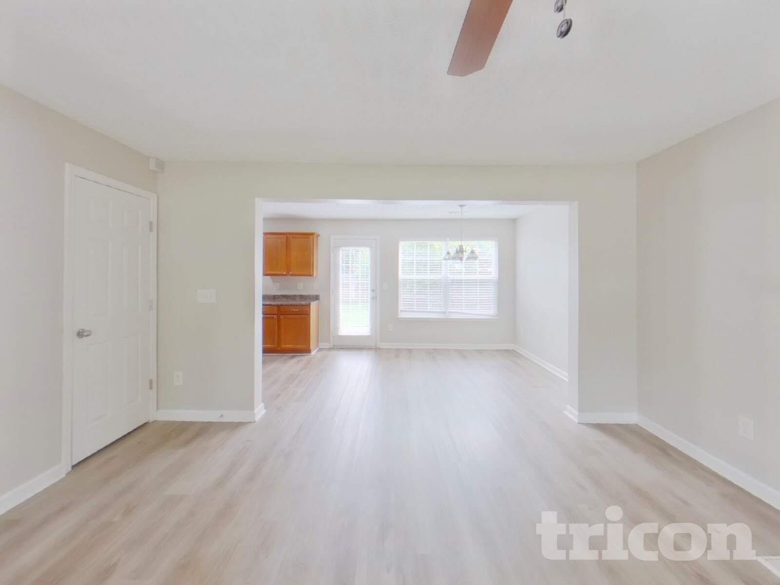 Building Photo - 4028 Deer Run Trce