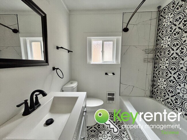 Building Photo - Fully Remodeled Tacoma Home with Detached ...