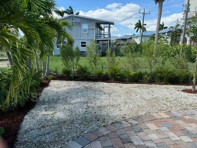 Building Photo - 222 Fairweather Ln