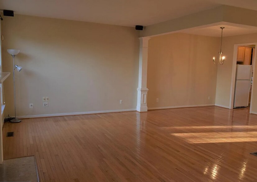 Building Photo - 13133 Rose Petal Cir