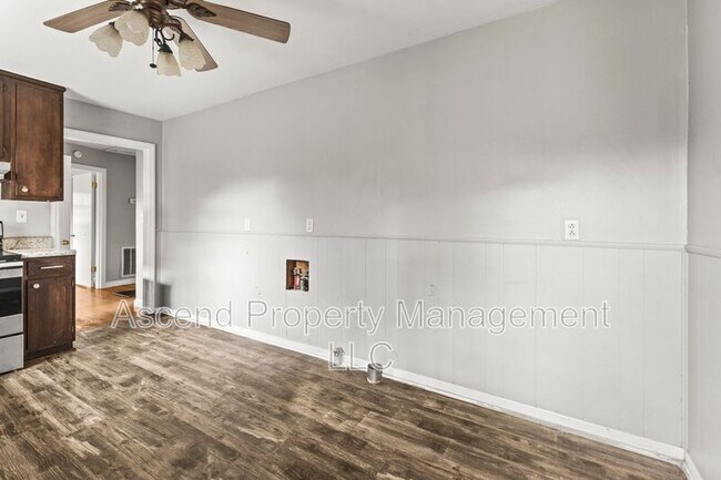 Building Photo - 5514 Rosemont Dr