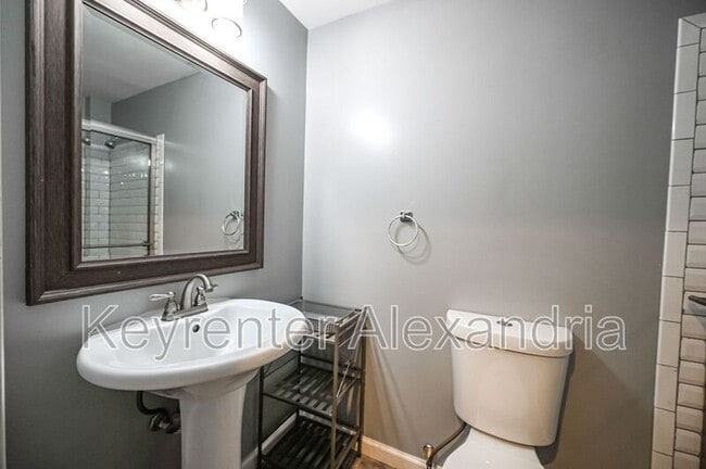 Building Photo - 7107 Tolliver St