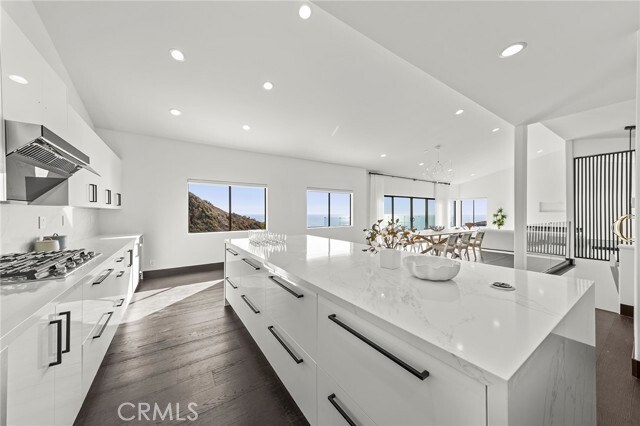 Building Photo - 685 Nyes Pl
