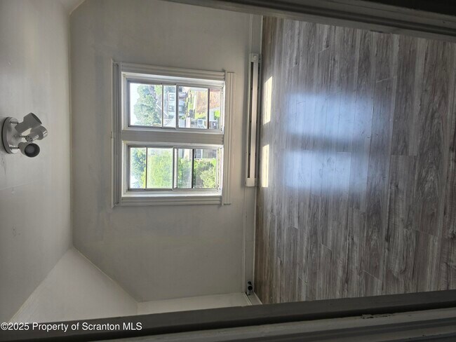 Building Photo - 908 Richmont St