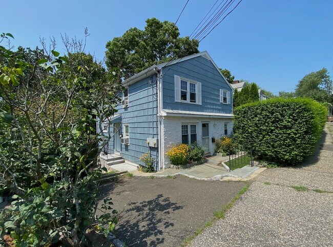 Building Photo - 90 Highview Ave