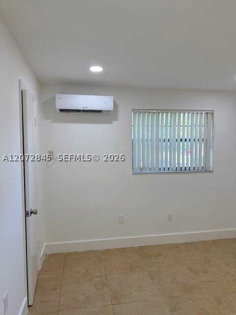 Building Photo - 4450 SW 67th Ave