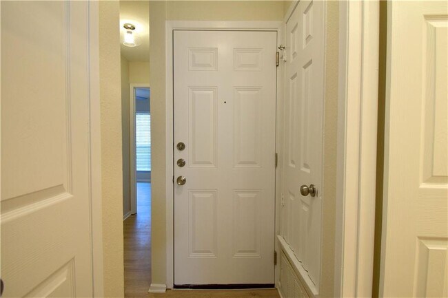 Building Photo - 12302 Deer Falls Dr