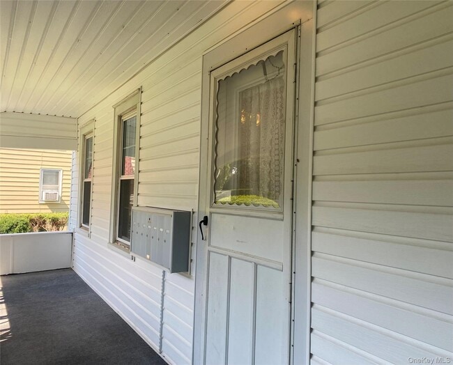 Building Photo - 245 Scudder Ave