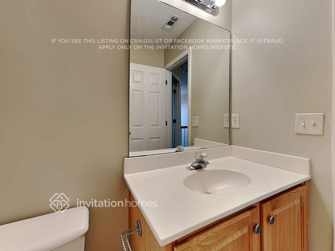 Building Photo - 3175 Gallery Walk