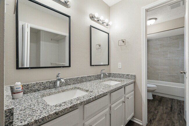 Building Photo - 3709 Bond St