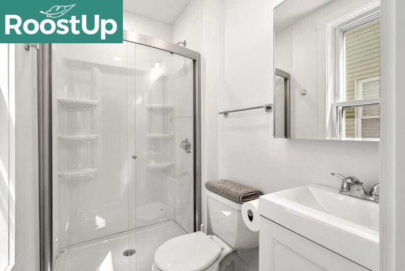 Building Photo - Furnished Bedroom with Private Bath in South Boston