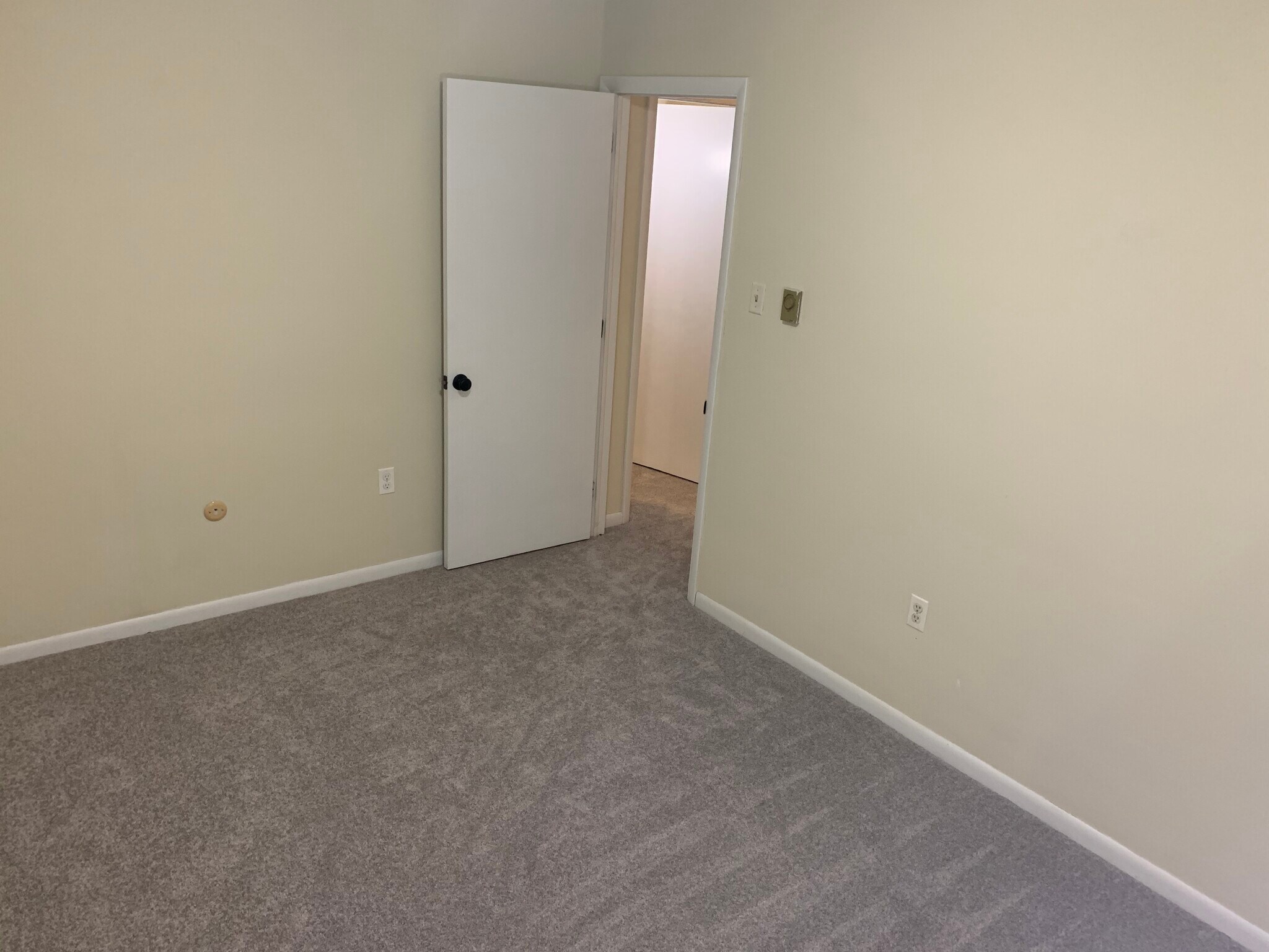 First bedroom - 1265 Woodmere Rd