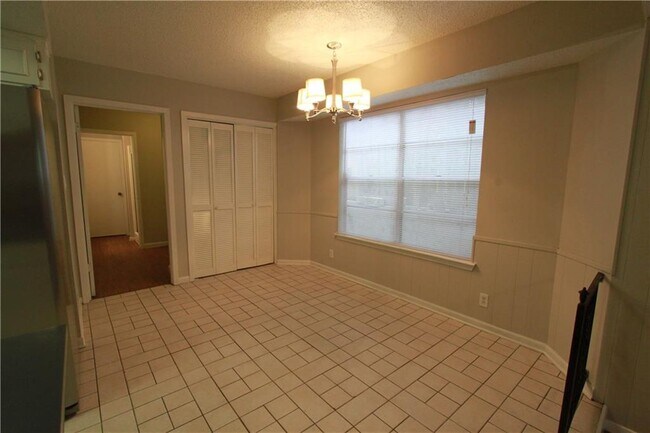 Building Photo - 6606 Betty Cook Dr