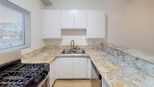 Kitchen - Highland Villas