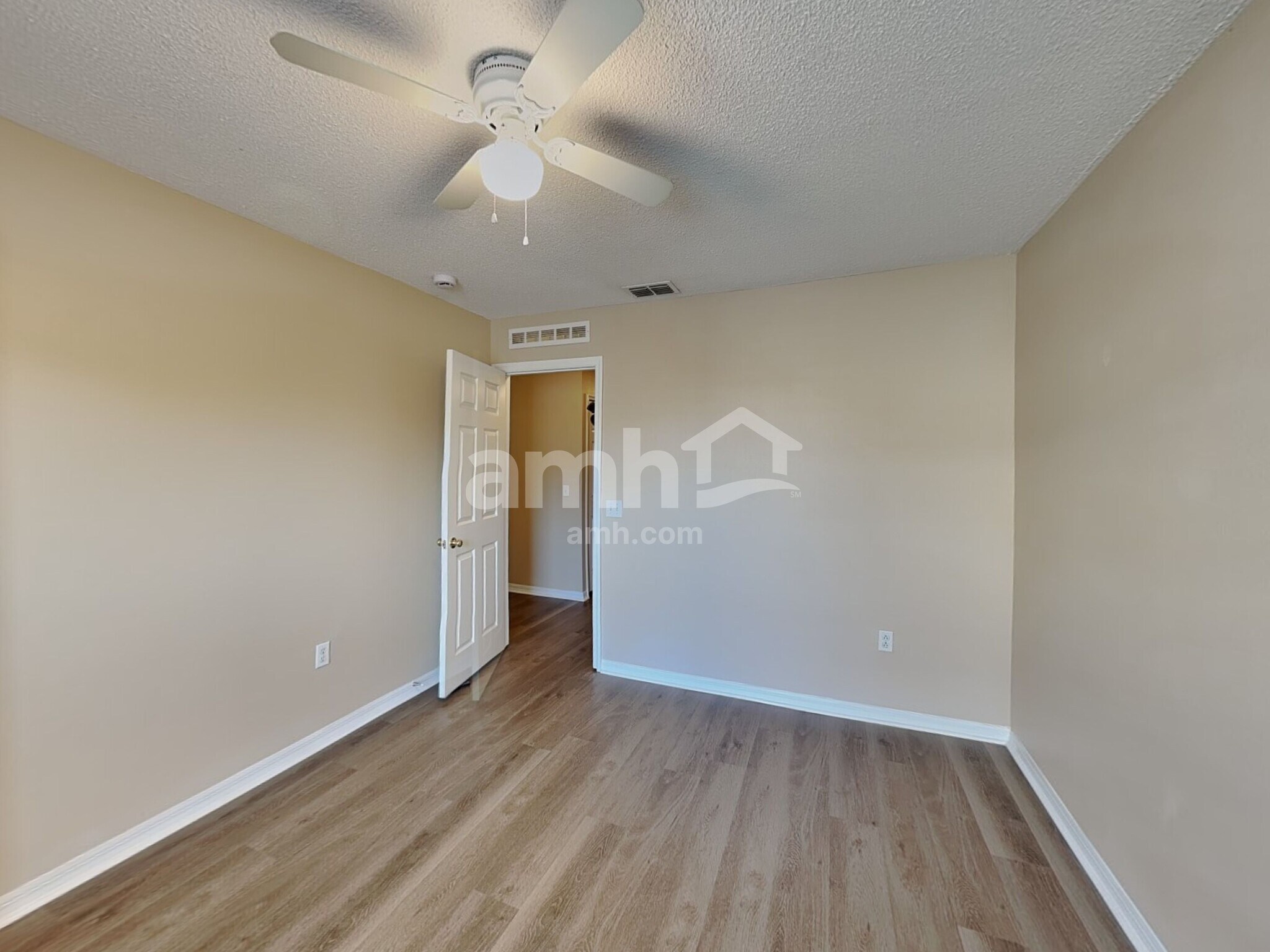 Building Photo - 1019 Brenton Leaf Dr