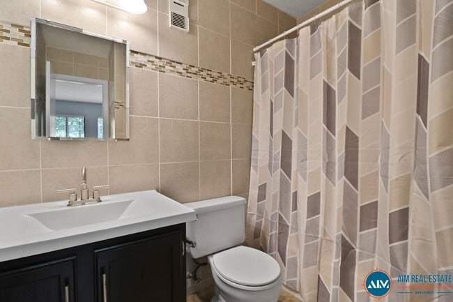 Building Photo - Move-In Ready 2 Bedroom Condo – Steps from...