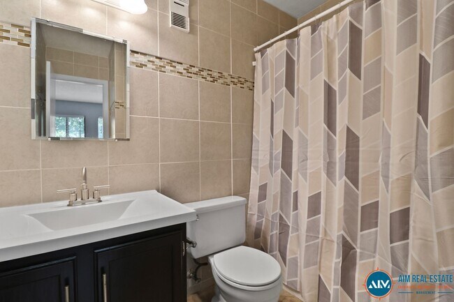 Building Photo - Move-In Ready 2 Bedroom Condo – Steps from Port Royal Sound - Available Now!