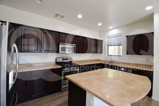 Building Photo - 3813 E Santa Fe Ln