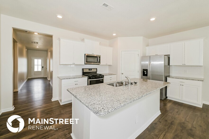 Building Photo - 2605 Red Barn Rd