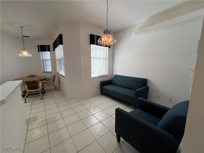 Building Photo - 2081 Crestview Way