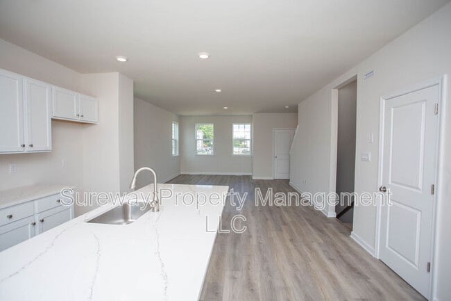 Building Photo - 234 Macoun Way
