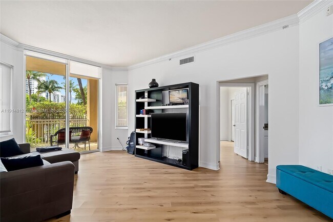 Building Photo - 3001 NE 185th St