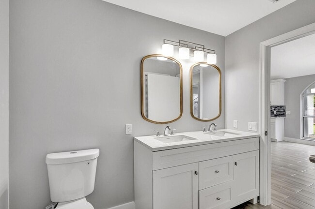 Building Photo - 843 Azalea Dr