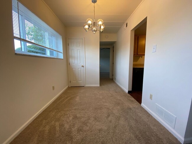 Interior Photo - Four Seasons Apartments