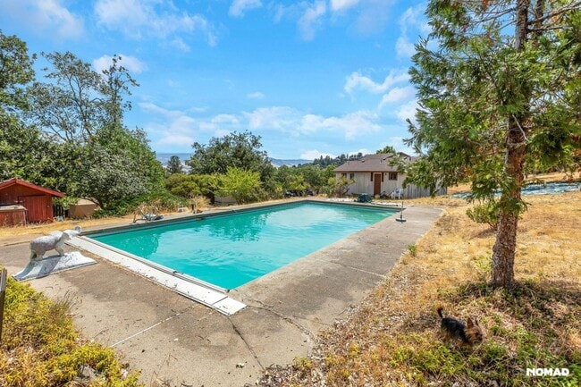 Building Photo - Soulful Mountain Sanctuary in Ashland - Av...