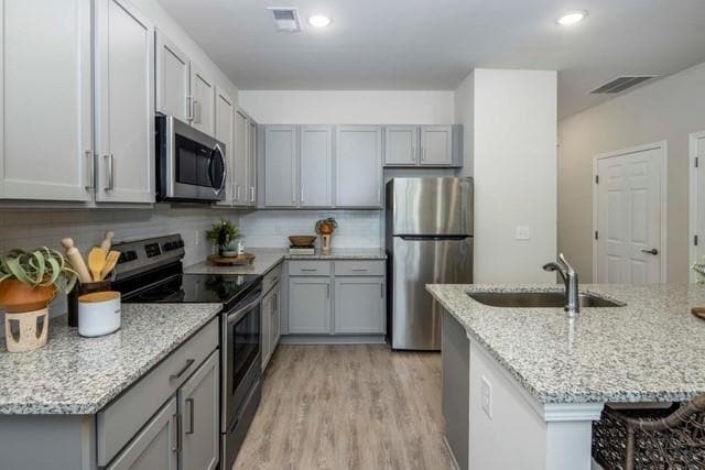 Building Photo - 245 Fox Run Dr