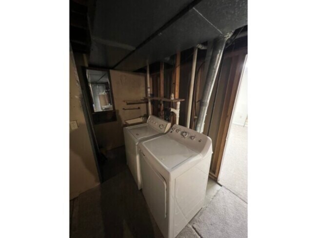 Building Photo - 9941 W Layton Ave