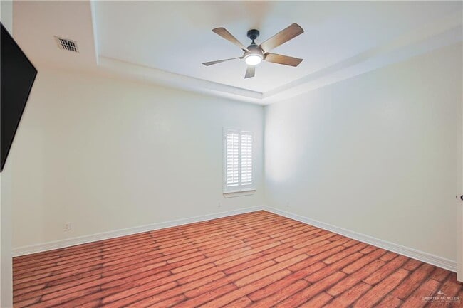 Building Photo - 20 South Dr