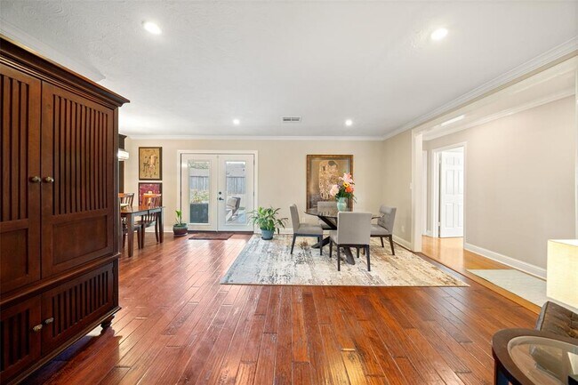 Building Photo - 2523 Droxford Dr