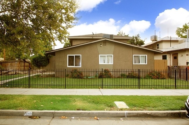 Primary Photo - 820 N Glenn Ave