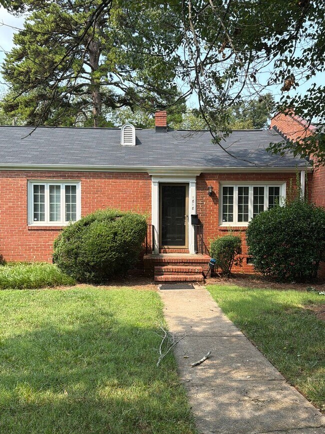 Building Photo - Condo in Myers Park Area!