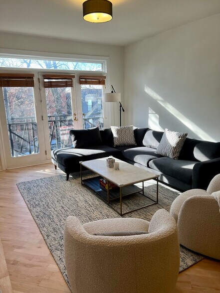 Building Photo - 2212 W Huron St