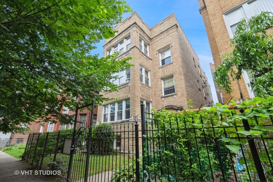 Building - 6335 N Claremont Ave